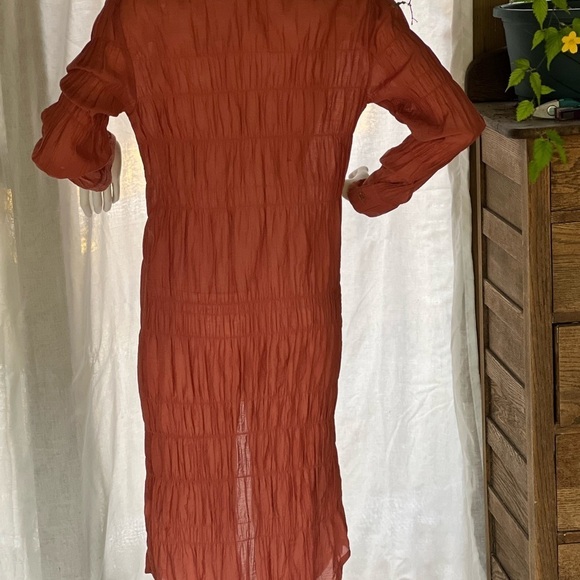 Lauren Vidal linen  dress. - Picture 3 of 8